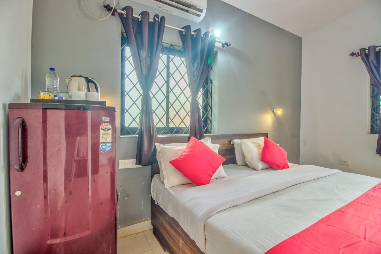 Beach Doorz Hotel Baga Exterior photo